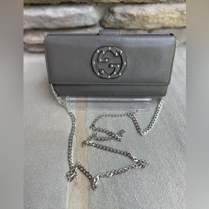 Gray Gucci Interlocking GG Wallet in GUC with Chain